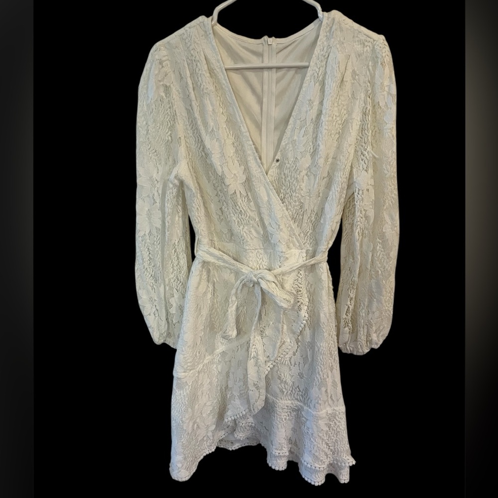 Elegant White Lace Wrap Dress XL